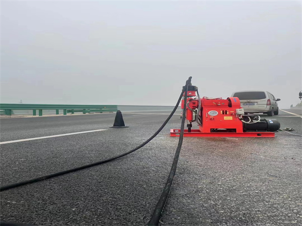 平阳马路路基路面开裂下沉注浆加固灌浆